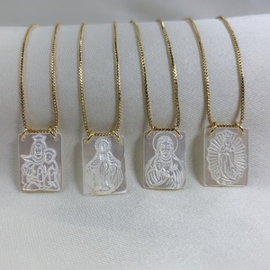 Collar con Colgante <span class=keywords><strong>de</strong></span> la <span class=keywords><strong>Virgen</strong></span> María <span class=keywords><strong>de</strong></span> Guadalupe en Concha <span class=keywords><strong>de</strong></span> Nácar, Joyería Religiosa para Mujer - Product Image 1
