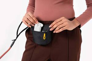 Échantillon gratuit : Mini sac de transport pour friandises pour chien, sac de dressage pour chien, distributeur à clip pour laisse, porte-sac à déjections canines pour activités de plein air et randonnée - Product Image 5