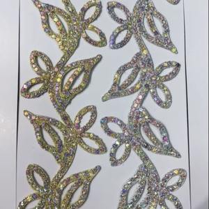 Dentelle de cristal strass étincelant Offre Spéciale pour la mode ou l'artisanat et les décorations de fête disponibles à bon prix - Product Image 1