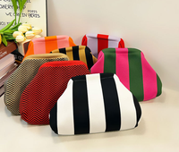 Tas Rajut Peiquan Wanita Motif Garis, Clutch Kapasitas Besar, Tas Kosmetik Serbaguna