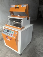 Machine de moulage sous pression à chambre chaude avec moteur et PLC pour épingles de formes créatives et badges de changement d'énergie sociale
