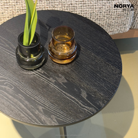 Table d'appoint NORYA en bois de frêne massif noir anthracite, durable et écologique, style nordique minimaliste, table basse pour salon et canapé