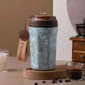 Vente en gros de tasses à café en titane pur à double paroi isolées sous vide, portables et ultralégères, personnalisées, 420 ml, pour cadeaux d'affaires, avec couvercle - Product Image 1