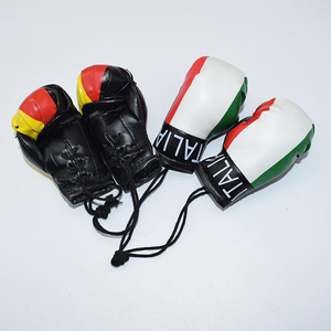 Guantes <span class=keywords><strong>de</strong></span> <span class=keywords><strong>boxeo</strong></span> <span class=keywords><strong>de</strong></span> diferentes banderas nacionales <span class=keywords><strong>de</strong></span> cuero PU <span class=keywords><strong>de</strong></span> tamaño pequeño con logotipo personalizado para espejo retrovisor <span class=keywords><strong>de</strong></span> coche, <span class=keywords><strong>accesorios</strong></span> colgantes - Product Image 5
