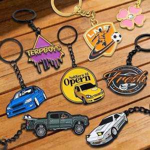 Porte-clés personnalisé en émail, design 3D cool, logo de voiture, en alliage de zinc, personnage de voiture mignon, vente en gros - Product Image 1