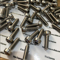 Écrou à bride en titane M7x24mm à 12 points pour jantes de course forgées en 3 parties