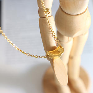 Colgante de acero inoxidable chapado en oro de 18 quilates personalizado, joyería de moda, collar de frijol dorado para mujer - Product Image 4
