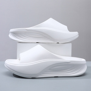 Chanclas de verano para hombre, suela suave de EVA, antideslizantes, transpirables, zapatillas de baño para el hogar, talla 40-45, color caqui, blanco, negro - Product Image 4