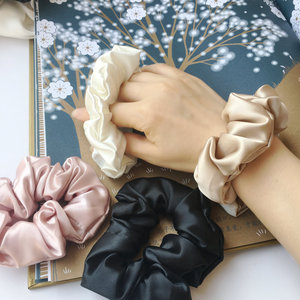 Venta al por mayor <span class=keywords><strong>de</strong></span> 3,5 Cm <span class=keywords><strong>de</strong></span> ancho, 100% pura <span class=keywords><strong>seda</strong></span> 22 Mm Satén <span class=keywords><strong>de</strong></span> <span class=keywords><strong>seda</strong></span> pelo <span class=keywords><strong>seda</strong></span> corbata <span class=keywords><strong>Scrunchies</strong></span> - Product Image 2