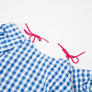 Blusa de moda para niñas con cuello profundo y hombros descubiertos, a cuadros, hecha en China - Product Image 5