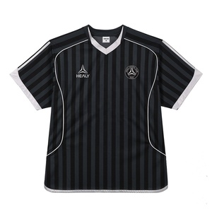 Maglia da Calcio Retrò Personalizzata a Righe Nere con Collo a <span class=keywords><strong>V</strong></span> e Bordi Bianchi, Traspirante e ad Asciugatura Rapida, T-shirt Vintage Streetwear - Product Image 1