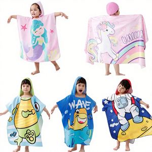 Serviette de bain pour enfants en polaire corail ultra douce, séchage rapide, avec imprimé animalier, motif dessin animé, boucle de rangement pour le sport - Product Image 1