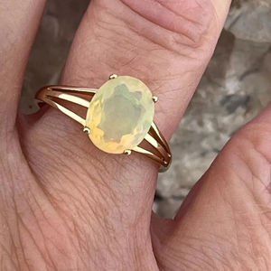 แหวนเงินแท้ชุบทองคำขาว ดีไซน์แยกส่วน ประดับพลอยสีชมพูฟูเชียทรงรีเหลี่ยมเพชรพลอย ได้รับการรับรองจาก IGI สไตล์วินเทจ สำหรับงานแต่งงาน - Product Image 3