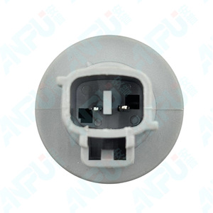 ขั้วหลอดไฟ T20 WZL-297 แบบขาพลาสติก สำหรับไฟเลี้ยวรถยนต์ - Product Image 3