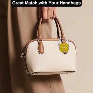 Sac de table pliable avec crochet, sac à suspendre pour femme avec pochette en velours, idéal pour mariage et anniversaire - Product Image 4