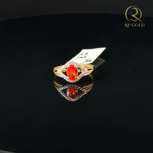 Elegante Anillo de Cóctel de Oro de 24K con Gema Roja Ovalada, Halo de Diamantes y Diseño de Tallo Dividido, Joyería Fina para Regalo, Boda o Fiesta para Mujer - Product Image 3