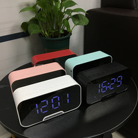 Multifunktionaler LED-Dimmbarer Display-FM-Radio-Lautsprecher mit Doppelalarm-Spiegelwecker und TF-Kartensteckplatz
