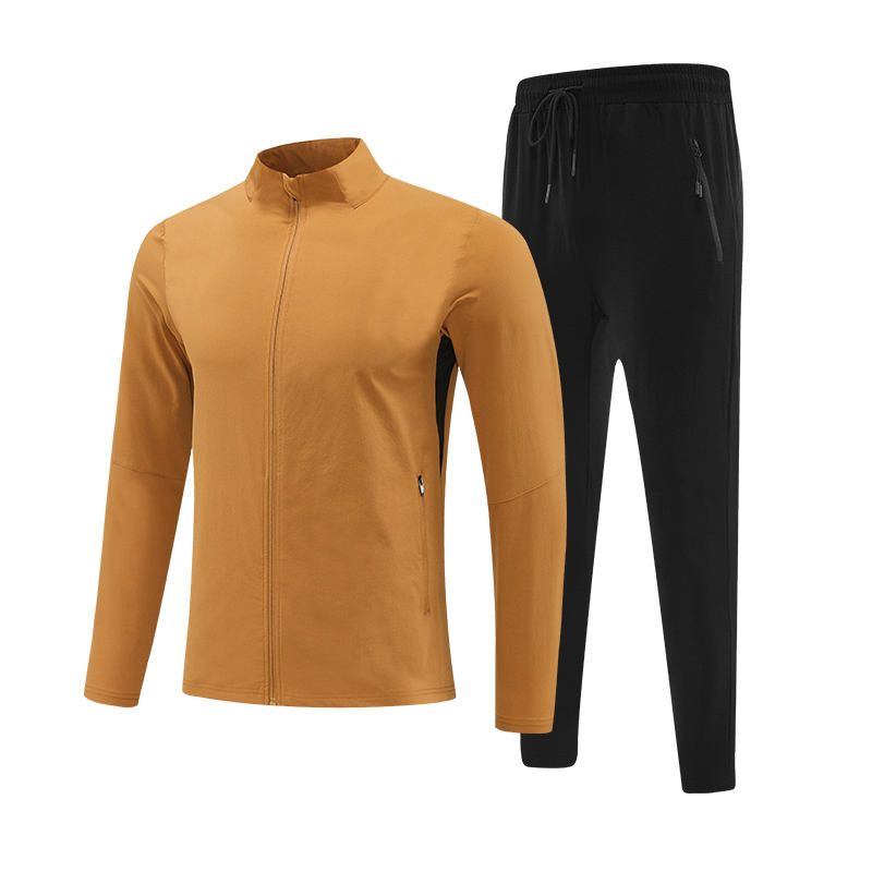 เสื้อสีกากี+กางเกงสีดำ