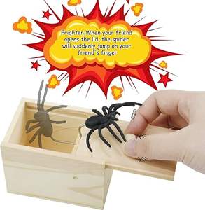 Pop Out caoutchouc araignée peur blague boîte amusant Surprise Gadgets artisanat fait à la main blague jouets en bois tour boîte pour adultes enfants - Product Image 1