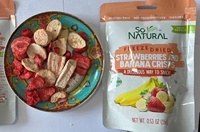Dus Natuurlijke Verfrissende Snackoptie Knapperige Gevriesdroogde Aardbeien En Bananenchips Een Natuurlijke Keuze Van Gedroogd Fruit