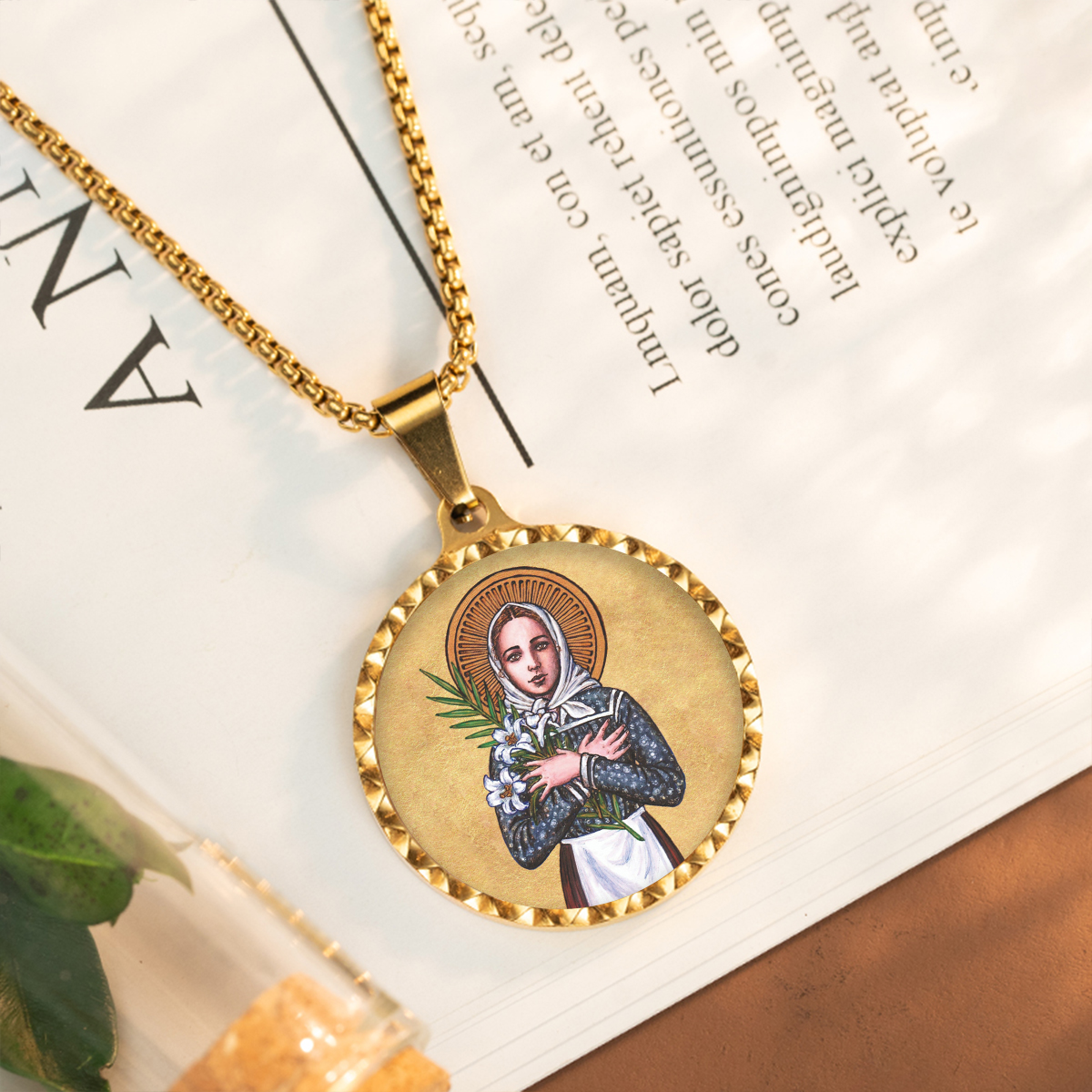 5.Sparkling Gold-St. Maria Goretti