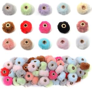 Perles pompons en fausse <span class=keywords><strong>fourrure</strong></span> super douces et moelleuses 15 couleurs pour la fabrication de bijoux à bricoler soi-même et l'artisanat en laiton - Product Image 2