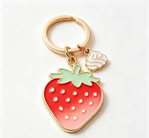 Porte-clés en métal en forme de fraise, porte-clés en émail, pendentif souvenir personnalisé, cadeau - Product Image 3