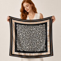 Écharpe carrée en satin de soie sur mesure, motif géométrique abstrait noir et beige, pour femme, accessoire de sac à main