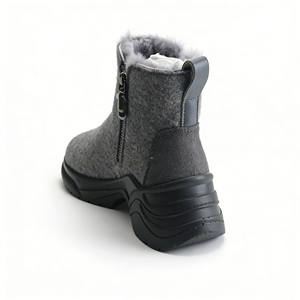 ขายส่งรองเท้าบูทกันหิมะฤดูหนาวสำหรับผู้ชายและผู้หญิง พื้นหนา กันลื่น หนังวัว หนังแกะสองด้าน โรงงานผลิตโดยตรง รับผลิตแบบ OEM/ODM - Product Image 3