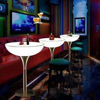 Table de bar LED lumineuse d'extérieur tendance, carrée, à pied haut, pour soirées cocktails et boîtes de nuit