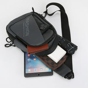 Bolso de pecho a la moda para hombre, bolso cruzado para deportes al aire libre con revestimiento de PU de gran capacidad, bolso de hombro de viaje multicapa para ir al trabajo - Product Image 1