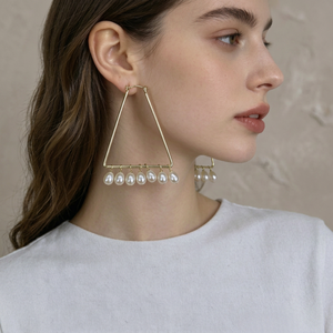 Pendientes Geométricos de Plata de Ley 925 de 40 mm con Perla Blanca de Agua Dulce de 5.5-6 mm, Chapados en Oro de 18K para Mujer - Product Image 3