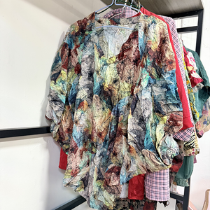Vêtements d'occasion en vrac Old People Silk Top Mama Blouse Used Uk Balles - Product Image 3