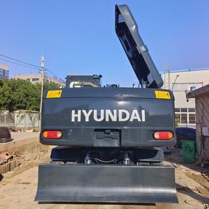 Machine de terrassement d'occasion Hyundai 210W-9, excavatrice, pelle, machine de construction à vendre - Product Image 6