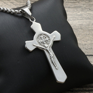 Yunnique – pendentif croix en acier inoxydable pour hommes, collier religieux avec perles carrées, bijoux à la mode, GF2074 - Product Image 1