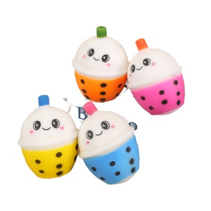Jouet anti-stress à presser en forme de tasse de thé au lait en PU imitation perle, motif à pois style TikTok, cadeau unisexe pour enfants - Product Image 1