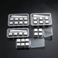 Cubes de glace réutilisables en acier inoxydable 304 avec pince à glace pour refroidir le whisky, la vodka, le vin et autres boissons, présentés dans un étui attrayant