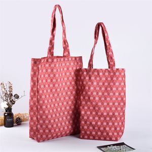 Sac fourre-tout en toile personnalisé avec impression de dessins animés et d'anime, style pliable, logo personnalisé et sac d'expédition inclus - Product Image 3