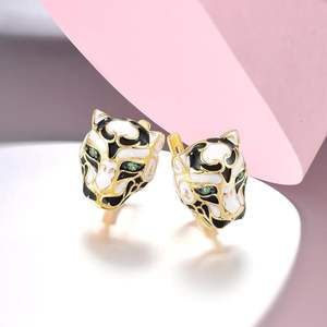 Pendientes Pantera Negra E4569, Oro de 18K con Diamantes y Zafiros, Joyería de Lujo para Mujer, Ideal para Fiestas - Product Image 4