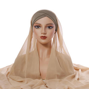 Ensemble de hijab instantané de luxe en mousseline de soie unie quatre saisons écharpe malaisienne avec bonnet de sous-foulard en jersey intérieur fabriqué en Chine - Product Image 1