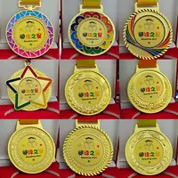 就学前のゴールド、シルバー、ブロンズメダルスポットカラー一般的なブランクペイントマラソンスポーツ記念メダル