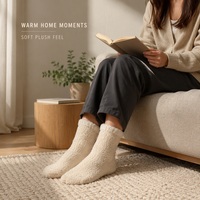 Chaussettes en peluche à motifs mignons, design personnalisé, chaussettes chaudes et douillettes pour la détente à la maison, cadeaux d'hiver et usage quotidien