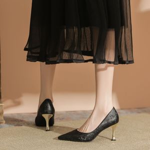Zapatos de Tacón Alto para Mujer, Modelo 7666D, Punta en Pico, Tacón de Aguja, Satinados, Retro, de 5cm-8cm, Estilo Slip-On, Tendencia de Moda - Product Image 4