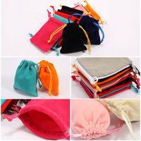 Vente chaude Sac à dés en velours personnalisé coloré, grand et petit, 8x10cm, sacs anti-poussière pour chapeaux avec cordon de serrage, boîte à bijoux