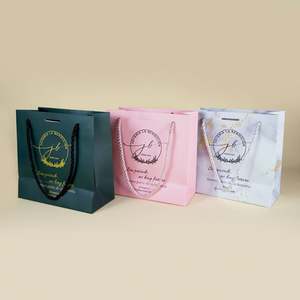 Sac en papier d'emballage de luxe personnalisé pour petits cadeaux, bijoux, montres, colliers et bagues, portable avec logo - Product Image 1