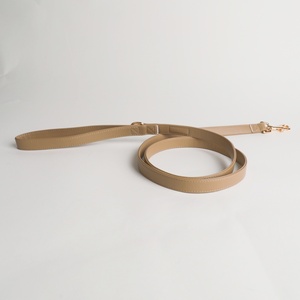 Maßgefertigtes Luxus-Lederhalsband für Hunde Verstellbares PU-Lederhalsband Geringe Mindestbestellmenge Individuelles Logo Haustierhalsband - Product Image 3