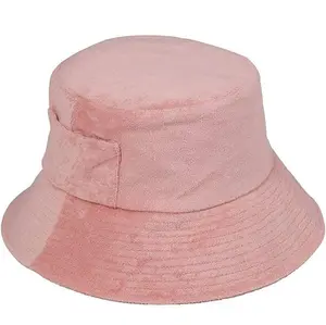 Kustom kualitas tinggi emboss logo desain warna solid lipat wanita kain terry handuk topi ember dengan saku