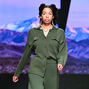 Chaqueta de Punto de Algodón BCI Personalizada OEM, Chaqueta Camisera Sostenible con Botones y Bolsillos en el Pecho para Mujer, Ropa de Abrigo para Otoño - Product Image 1