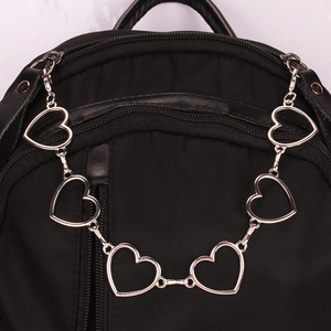 Colgante de cadena metálica con forma de corazón, decoración de aleación para mujer, accesorios para mochila - Product Image 2
