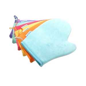 Gant applicateur de lotion bronzante en spray avec pouce - Product Image 3
